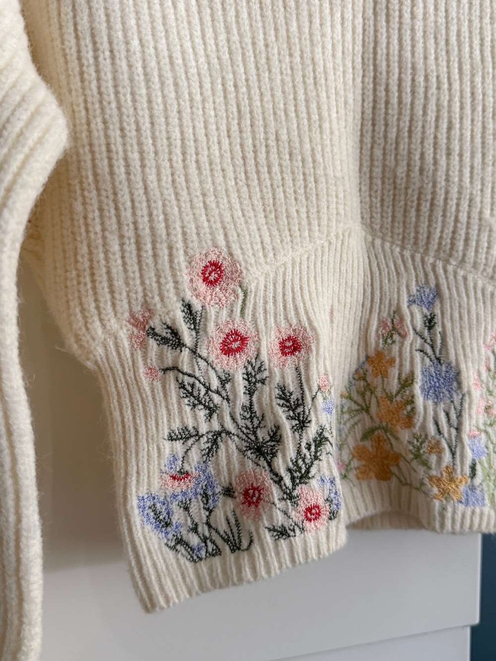 Cider knit Floral Embroidered Sweater - Picture 2 of 6